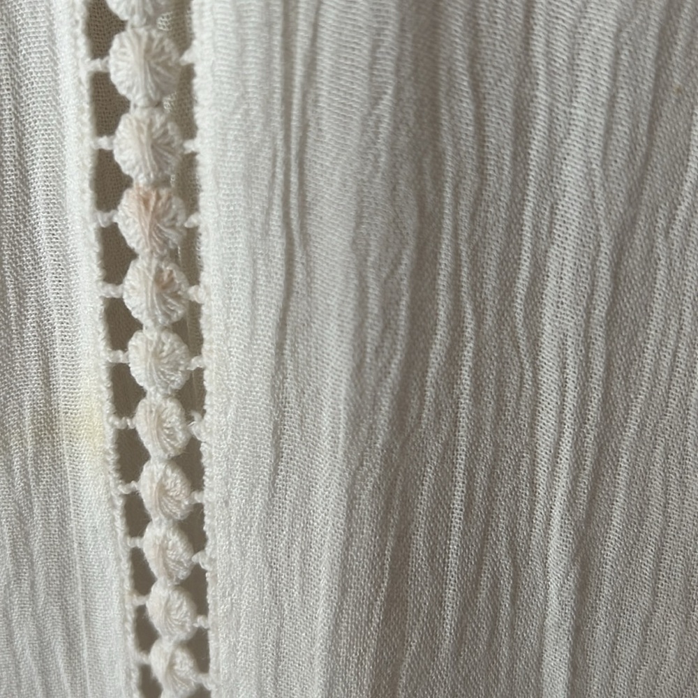 John Paul Richard Raelinn Crochet Detail Top Size XL Ivory Color - Picture 4 of 10